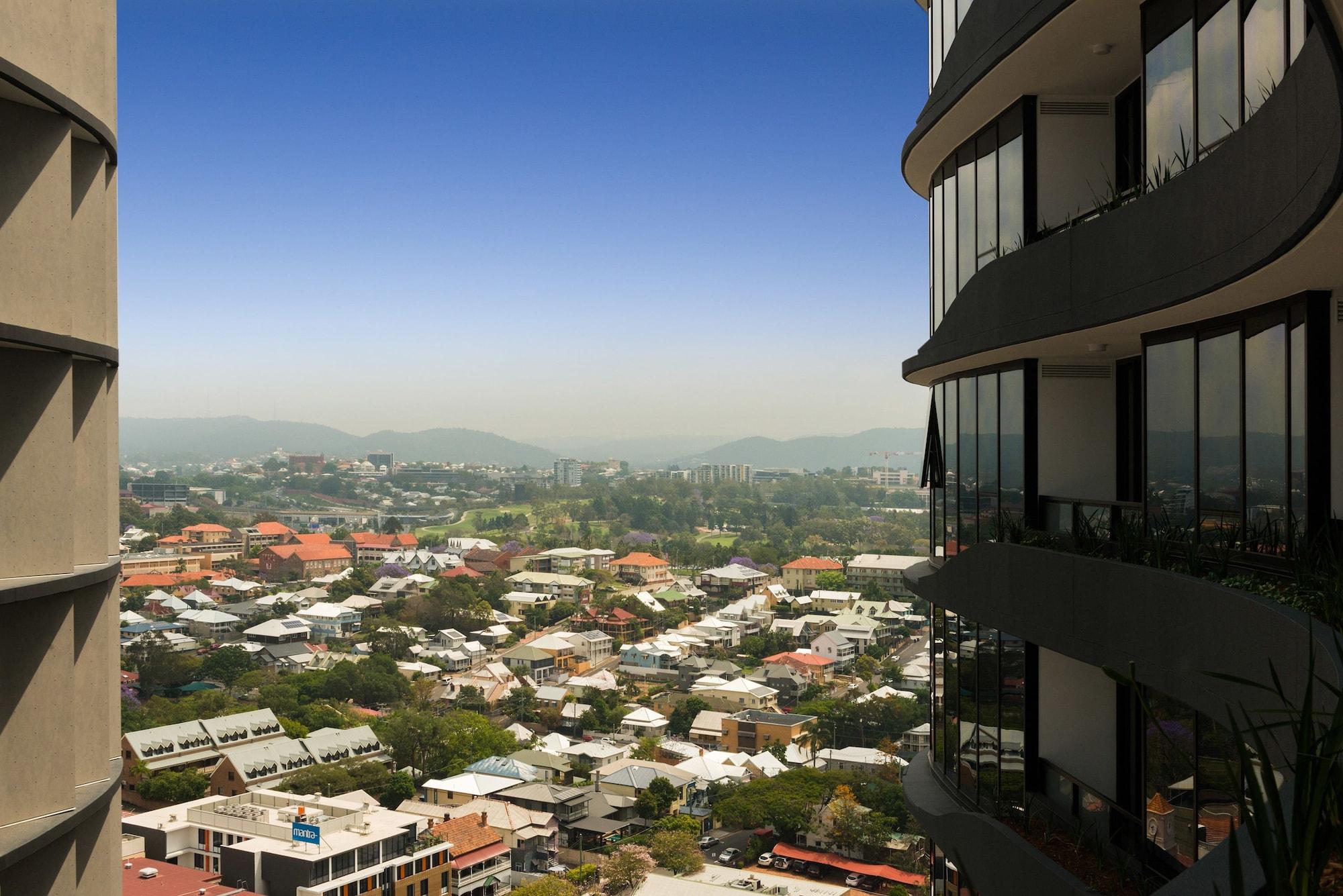 Aparthotel Fv By Peppers Brisbane Exterior foto View of the suburb from the east