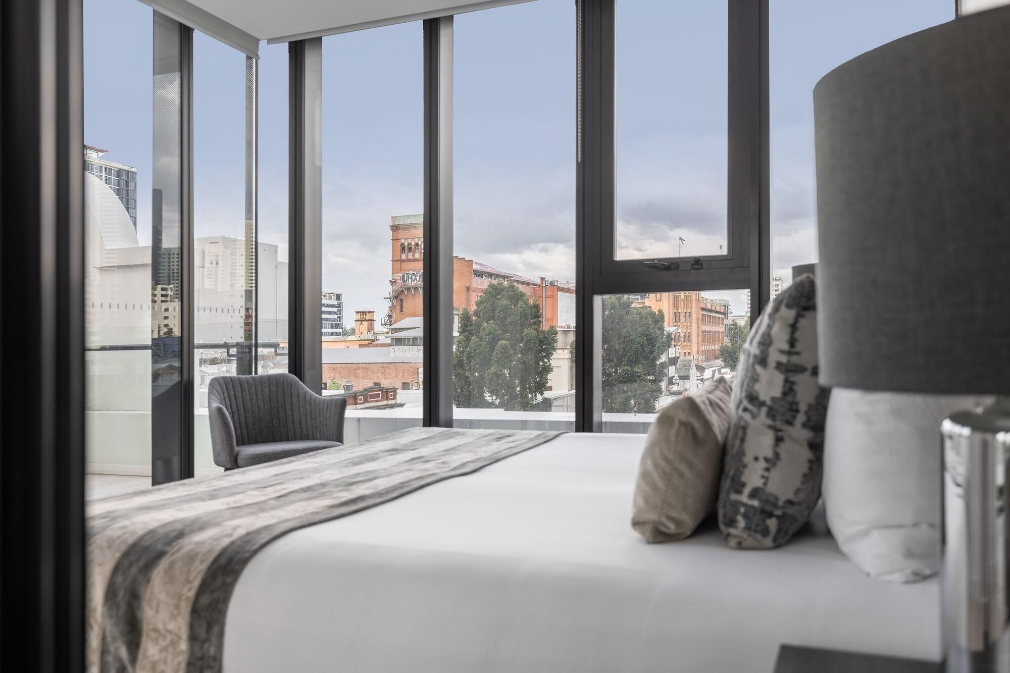 Aparthotel Fv By Peppers Brisbane Exterior foto The bedroom of a typical apartment