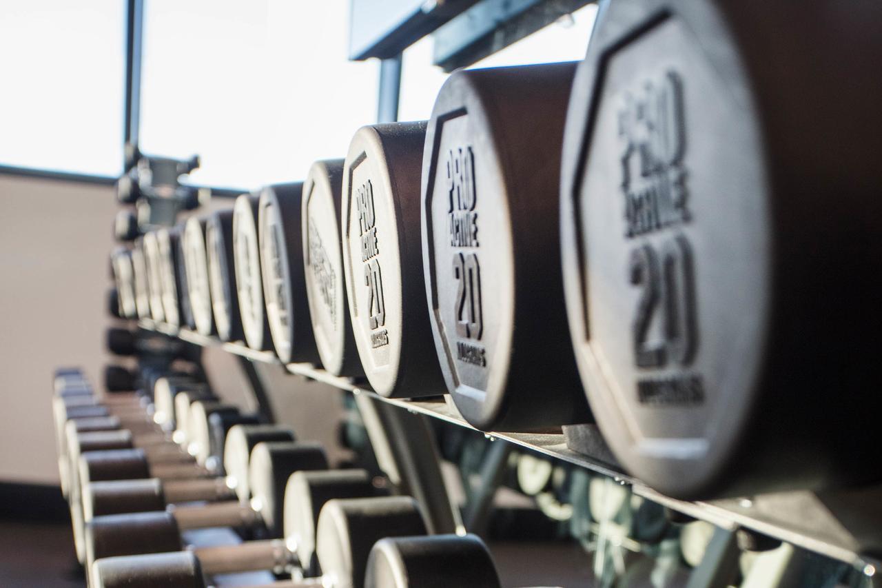 Aparthotel Fv By Peppers Brisbane Exterior foto Dumbbells on a rack