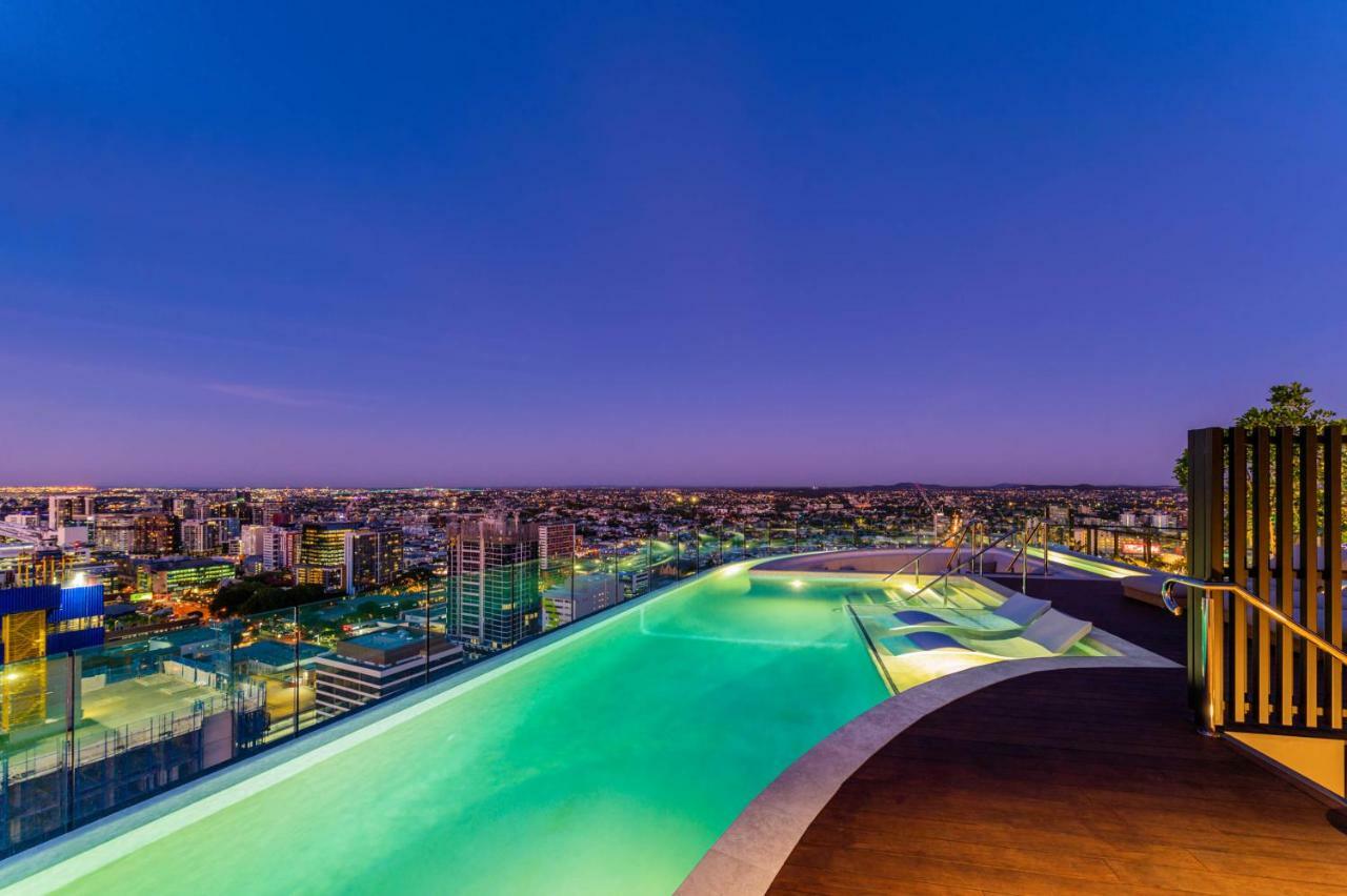 Aparthotel Fv By Peppers Brisbane Exterior foto Skyline pool